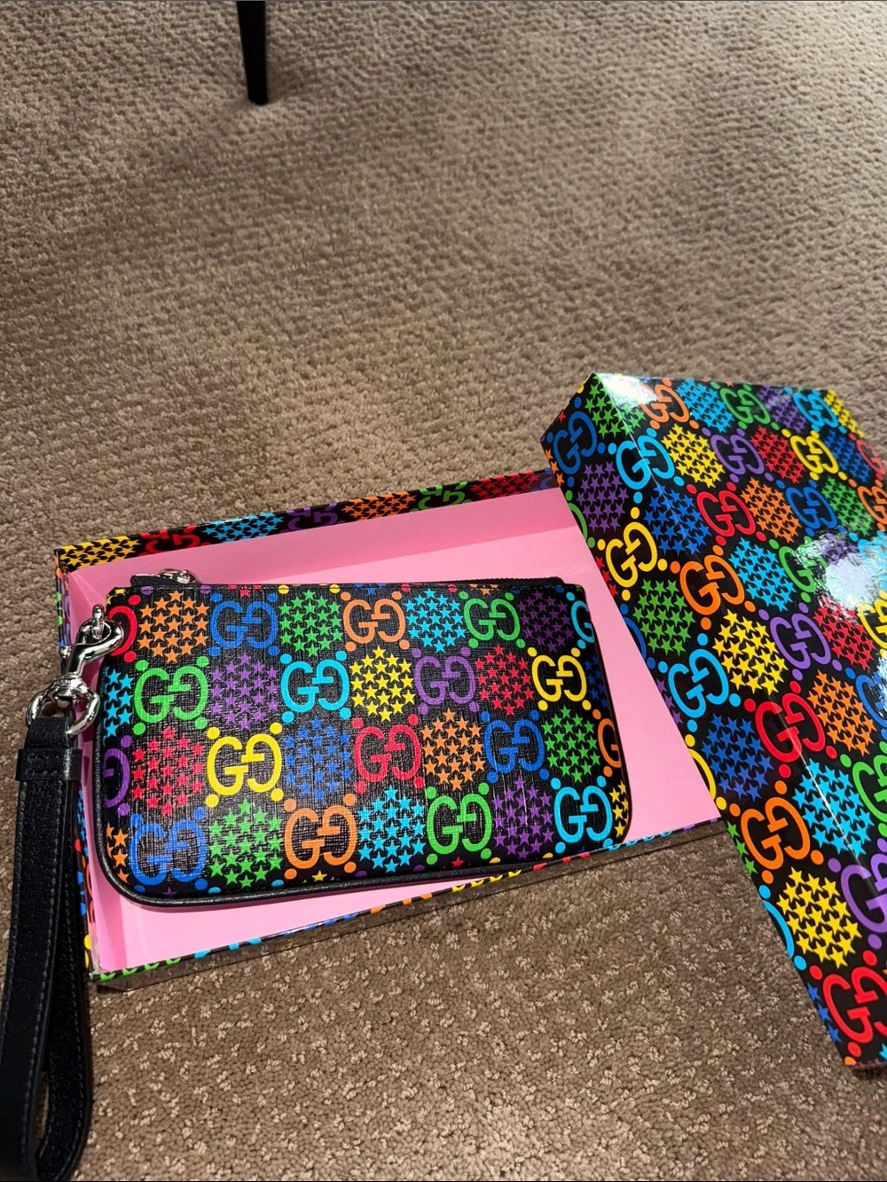 NWT Gucci Psychedelic Rainbow GG Wristlet Clutch - Black